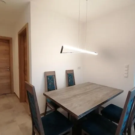 Bergliebe Pitztal 公寓 *